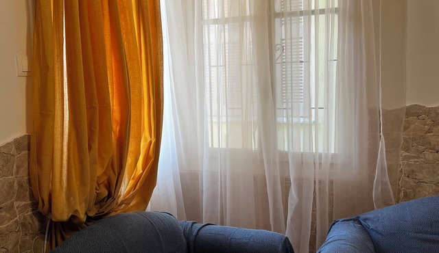 Quite studio fully equiped. 8 min Metro in Dafni