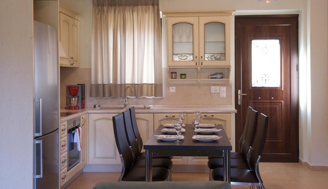 R 3004 Villa Emerald with Central Heating, Fireplace & Soundproof Windows.