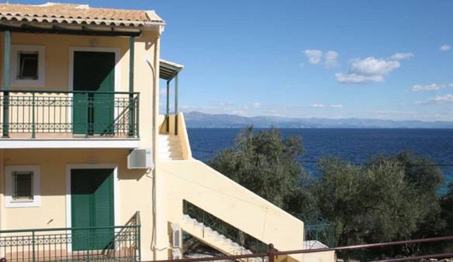 R 326 Deluxe 2 Bedroom Residence with Sea View Maid Service