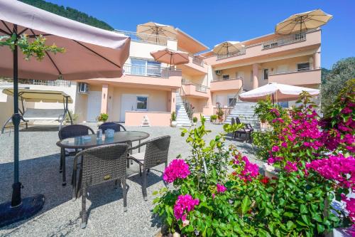 Rani Apartments