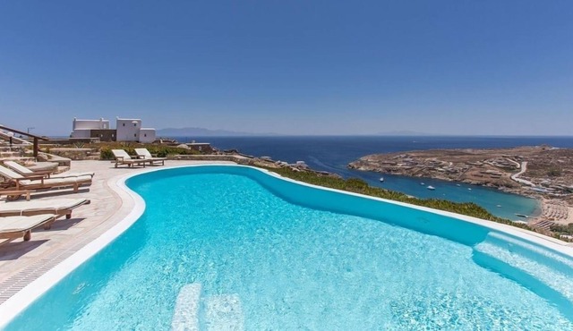 Rent holiday Villas on Mykonos Greece