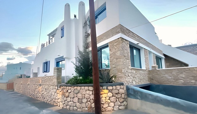Rising Sun House Santorini