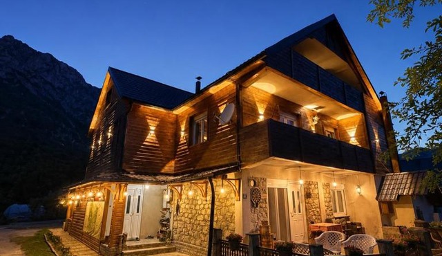 Riverside - Mountain Stay with Sauna