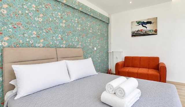 Riviera Escape - Stylish 1BR Near the Sea by ΜΡS