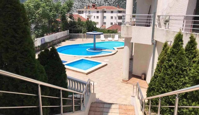 Roman Garden Apartment