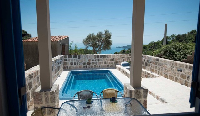 Romantic Getaway Villa Amelie with Pool