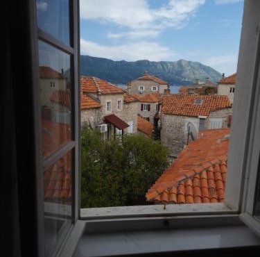 Rooms Dana Old Town Budva