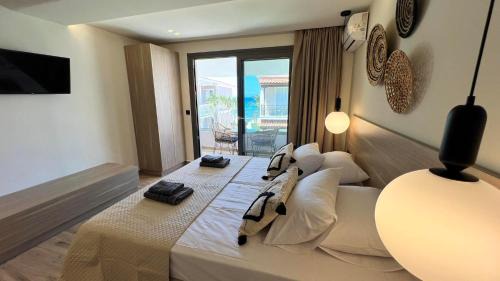 Roula Kotsonis Superior Apartments A in Argassi
