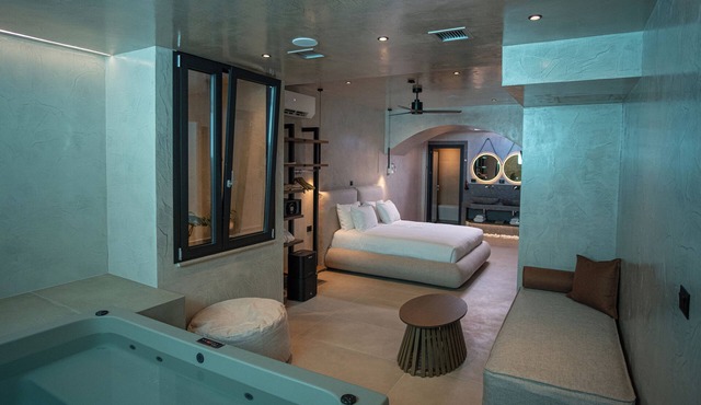 Royal Hotel and Suites