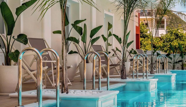 Royal Nidri Suites