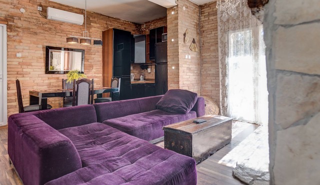 Rustic Garden Two Bedroom Apartment