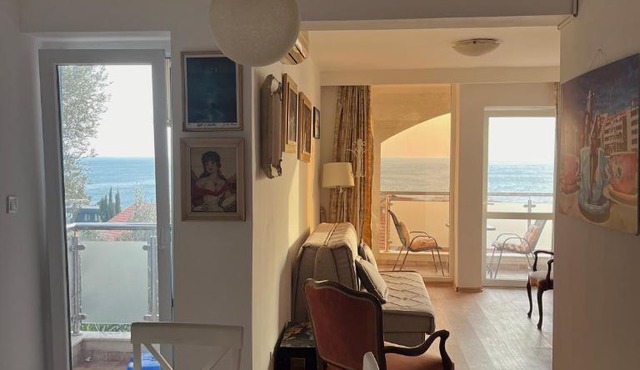 Santo Stefano Sea View Apartment & Room
