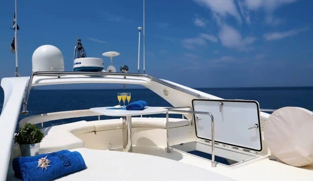 Santorini yacht - Yacht in Santorini - Ferretti 55 by Fantasia Villas