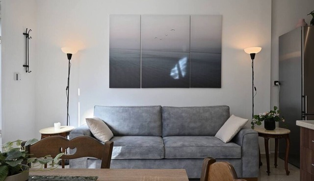 Sea breeze apartment in Palaio Faliro/Netflix