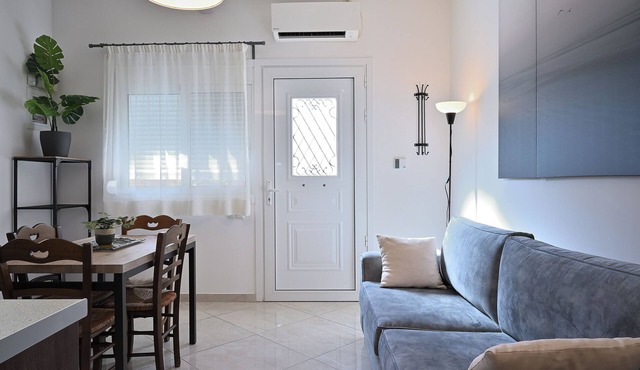 Sea breeze stylish apartment in Palaio Faliro