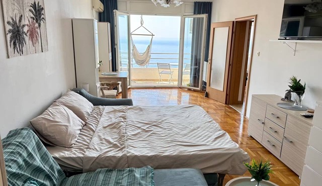 Sea Time apartment with sea view in Budva