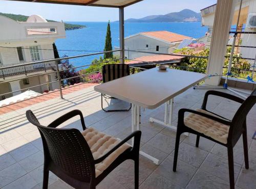 Sea view apartment in Bigova Bay