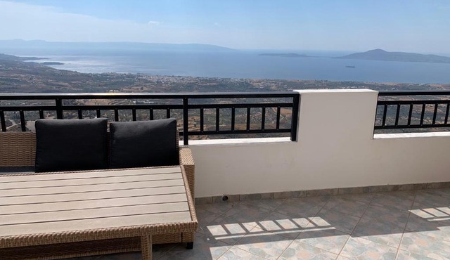 Sea-view hilltop home over Neapoli, Elafonisos & Kythira in Mesokhórion