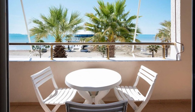 Sea View-Palm Trees Apartment Durres
