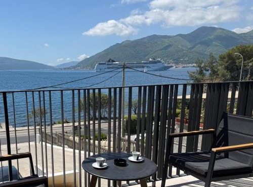 Seafront apartment Tivat