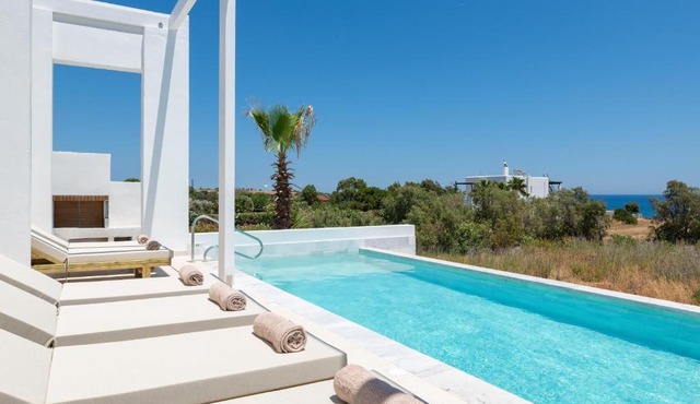 Sealove Villa - Luxury Pool - Up to 21 Guests