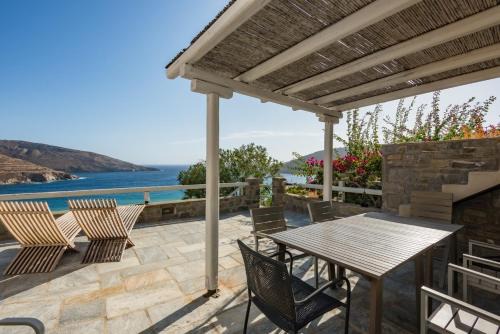 Seaside Bliss 3, Ganema Serifos in Ganema