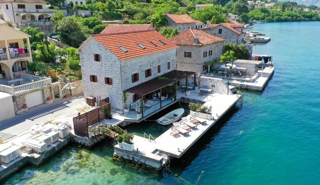 SEASIDE HOUSE KOTOR
