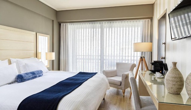 SEAVIEW Cityscape Hotel in Athens