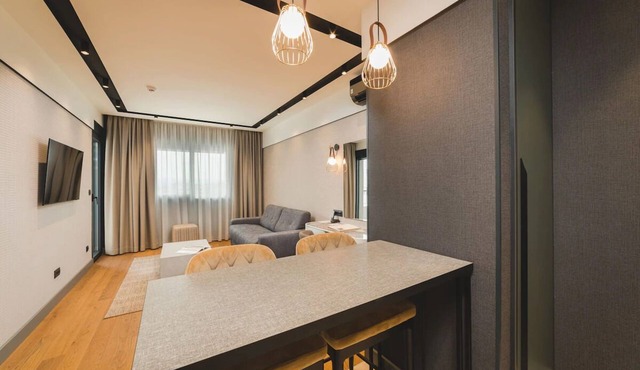 Serene Suite w/Resort amenities | Nearby Nature park & Iconic destinations