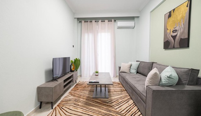 Serra Modern Apt " Free Parking " Quiet " Near Center in Serres
