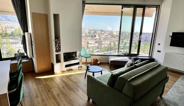 Sky Apt Unique, Spotless, 2BR, 2BA, Stunning View in Athens