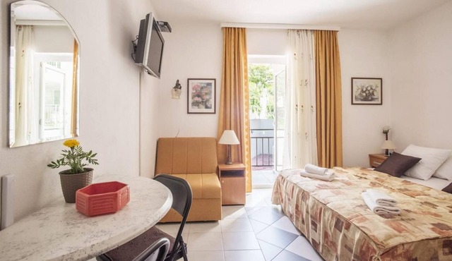 Sleek Studio Flat with Balcony near Beach in Tivat