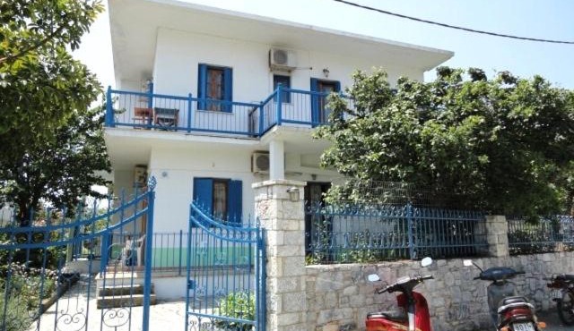 Smile Stella Studios in Skopelos Town
