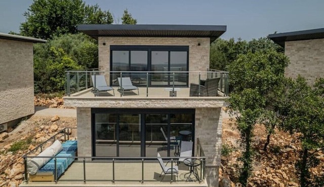 Solana`s View! Vacation home with unique views - quiet location - infinity pool!
