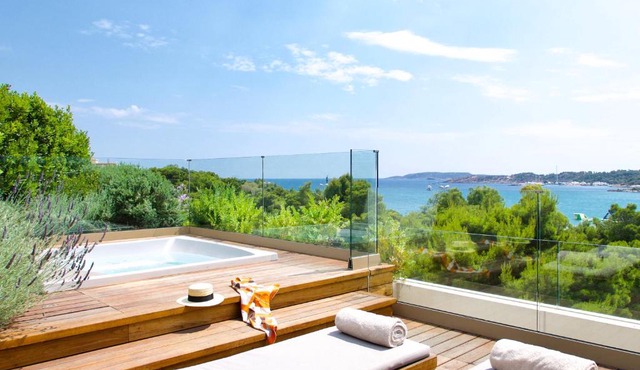 Somewhere Vouliagmeni