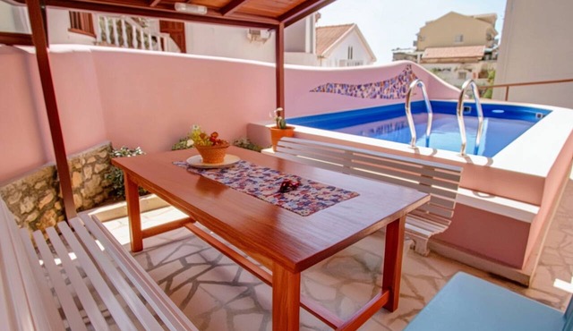 Spacious 2 Bedroom Villa Martinovic w/pool