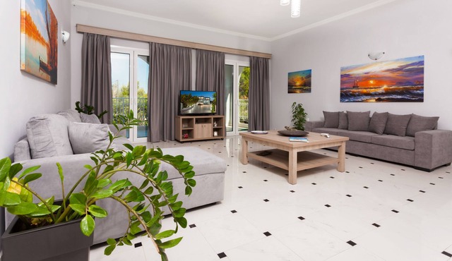 Spacious 3 Bedroom Apartment
