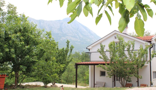 Spacious 3 Bedroom Home - Peaceful Village near the Coast