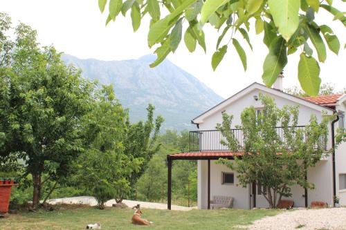 Spacious Holiday Home - Serene Village Near The Coast
