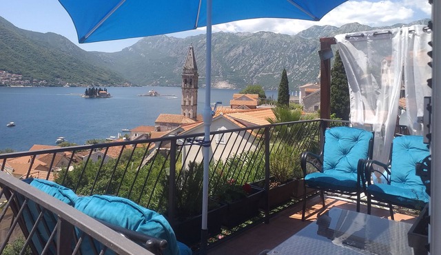 Spacious, sunny apartment in Perast with amazing sea and mountain views