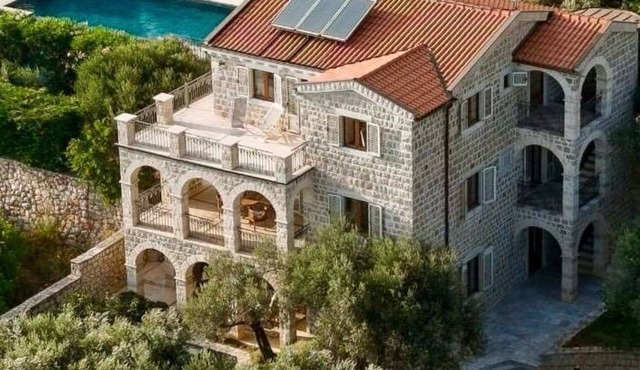 Spacious Villa Olive Grove with private Pool