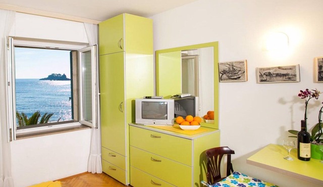 Standard Studio with Shared Balcony 1