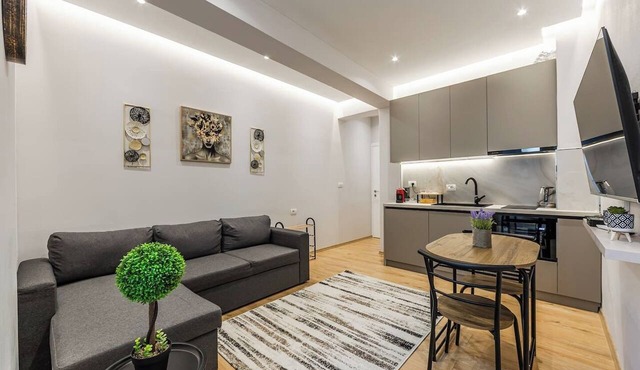 Stone City Stay | Central Gjirokastër Apartment by PikHost