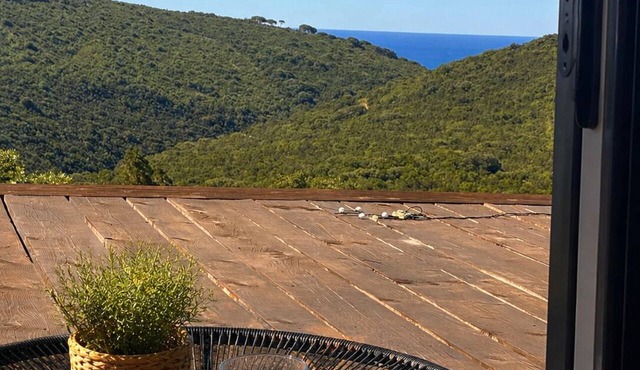 Stone Rose – Private Living. 3 Apartments & 5 Glamping Tents in Rose, Luštica