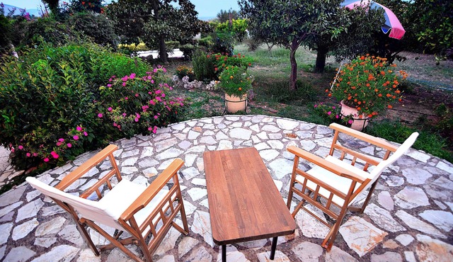 Stone Tower Retreat, Oasis Of Peace, with private pool/spa in D.D Aristomeni