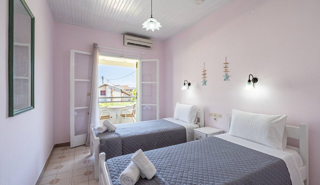 Studio 'Alexandros Studios 10' with Shared Pool, Wi-Fi and Air Conditioning in Roda