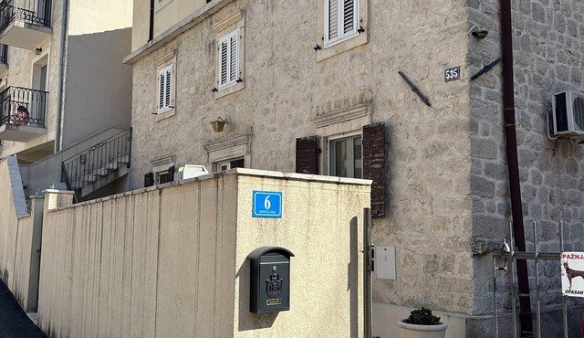 Studio Apartment Emi Kotor