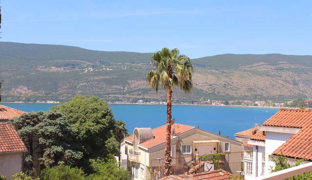 Studio apartment for 3 with sea view