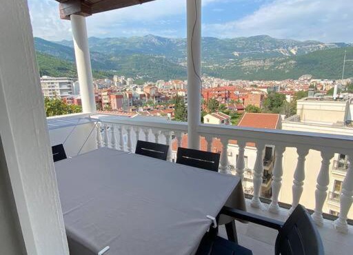 Studio apartment in the city center, Budva