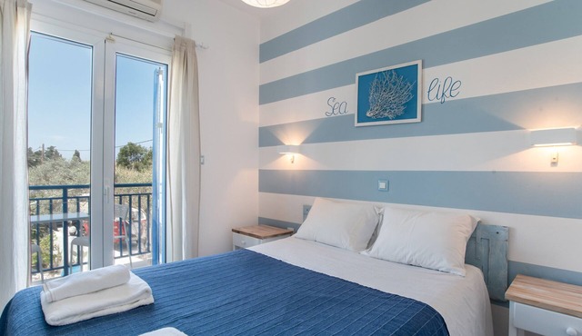 Studio Apartment 'Livadia Seaside Studios 7' with Shared Terrace, Wi-Fi, and Air Conditioning